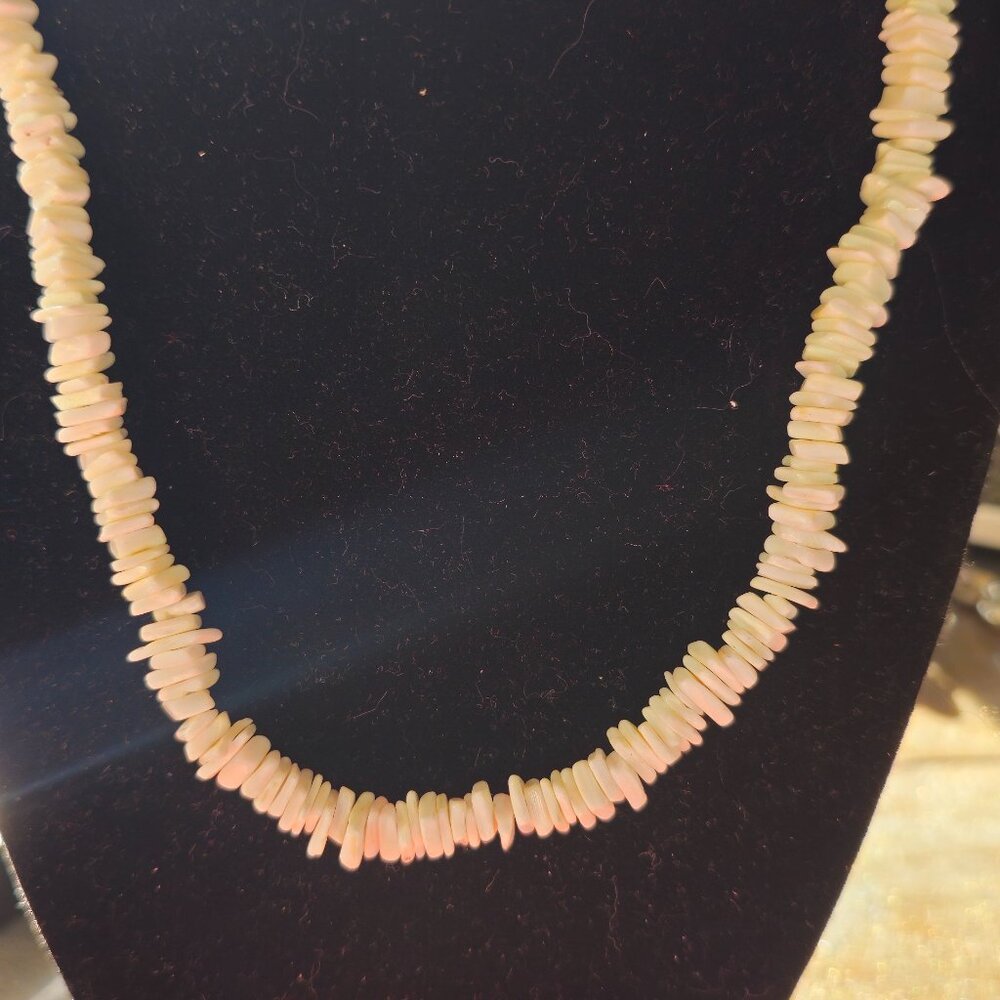 Vintage 80's - 90's? Shell Necklace